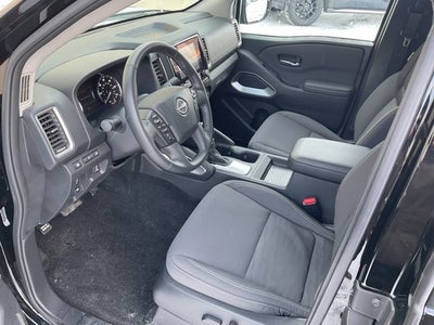 2024 Nissan Frontier SV