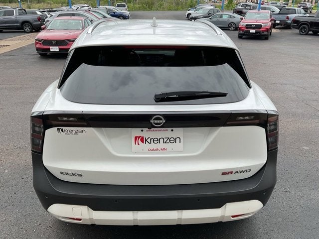 2025 Nissan Kicks SR