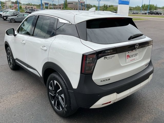 2025 Nissan Kicks SR