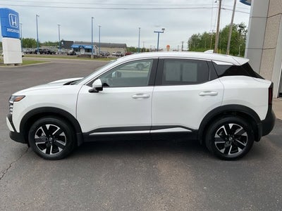 2025 Nissan Kicks SR