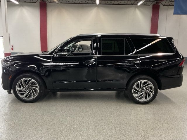 2027 Lincoln Navigator Reserve