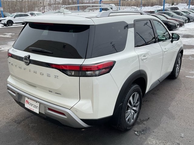 2023 Nissan Pathfinder SL