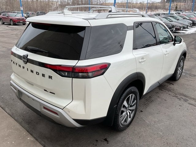 2024 Nissan Pathfinder SL