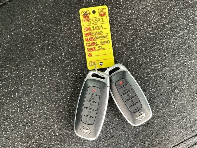 2024 Nissan Pathfinder SL