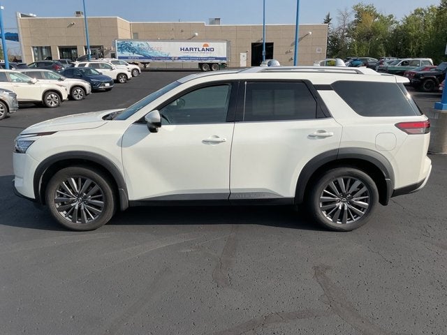 2024 Nissan Pathfinder SL