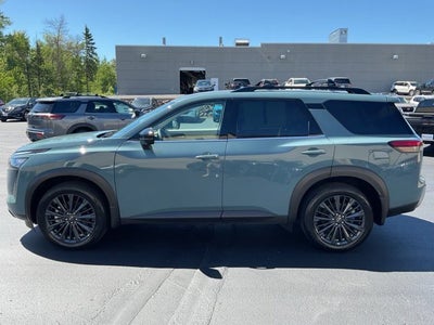 2026 Nissan Pathfinder SL