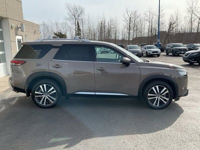 2024 Nissan Pathfinder Platinum