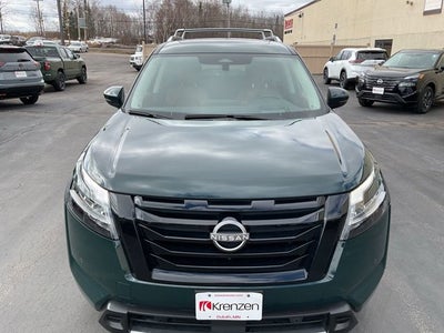 2023 Nissan Pathfinder Platinum