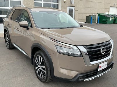 2023 Nissan Pathfinder Platinum
