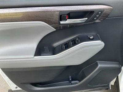 2023 Toyota Highlander Platinum