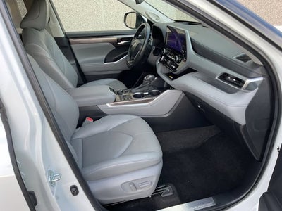 2023 Toyota Highlander Platinum