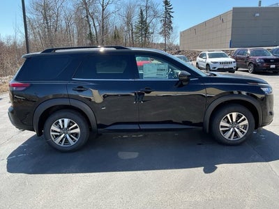 2026 Nissan Pathfinder SL
